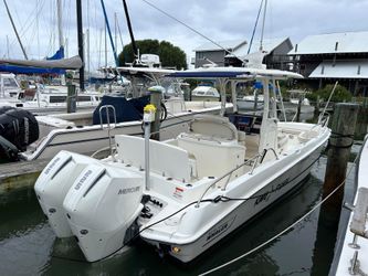 27' Boston Whaler 2022