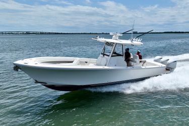 34' Regulator 2021