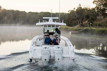 33' Boston Whaler 2024