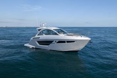 50' Cruisers Yachts 2024