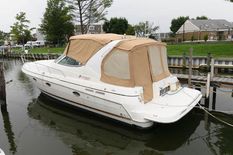 Cruisers Yachts 3372 Express