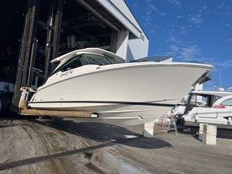 34' Tiara Yachts 2020