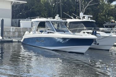 35' Boston Whaler 2021