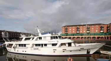 Camper & Nicholsons 33.9M