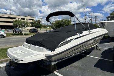 Sea Ray 240 Sundeck