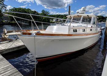 38' Grand Banks 2002