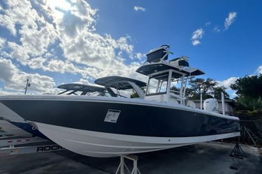 27' Robalo 2023