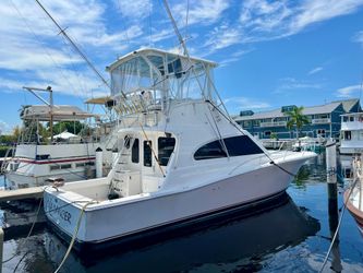 40' Luhrs 2003