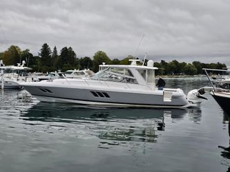 47' Intrepid 2016