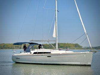 37' Beneteau 2014