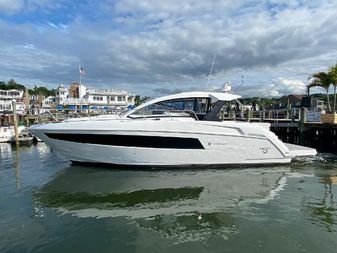 Cruisers Yachts 2022 39 Express Coupe