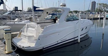 32' Rinker 2018