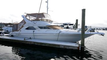 Sea Ray 440 Express Bridge boats for sale - YachtWorld