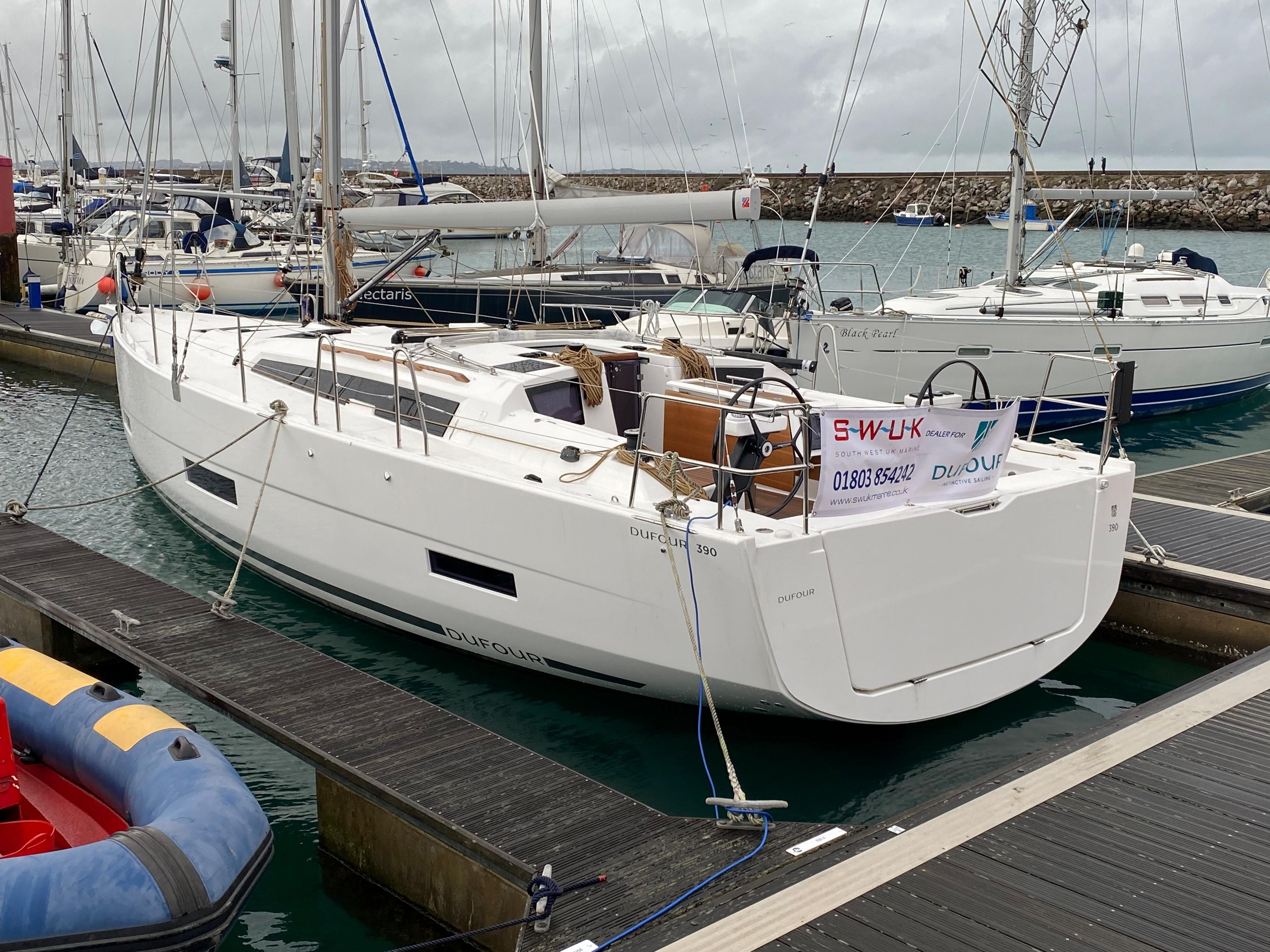 yacht dufour 390