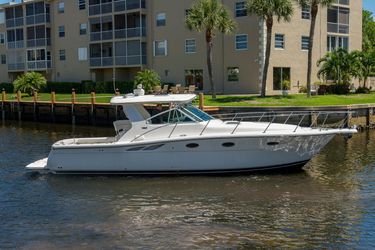 35' Tiara Yachts 2003