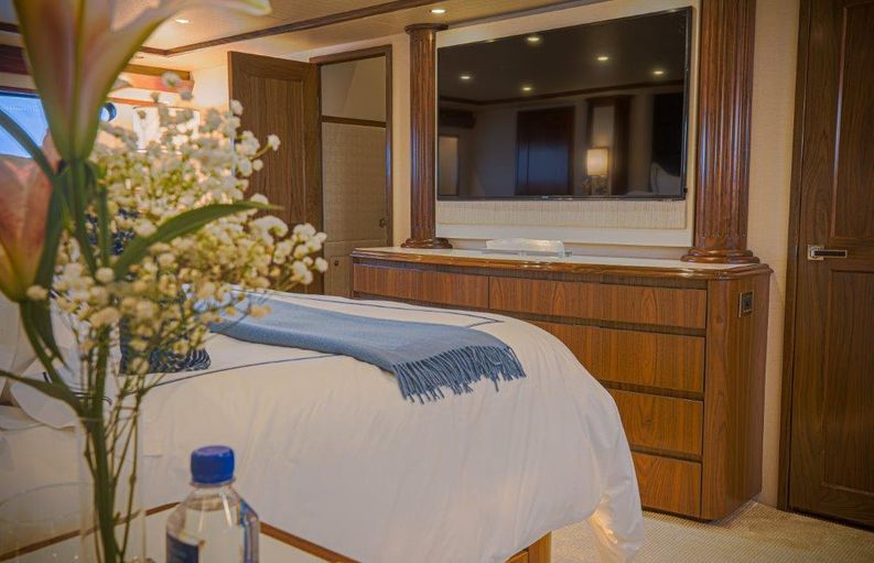 Speculator Yacht Photos Pics Viking 92 Speculator-Master Stateroom