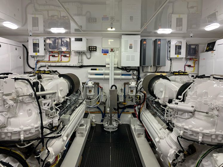 Speculator Yacht Photos Pics Viking 92 Speculator-Engine Room