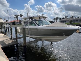32' Boston Whaler 2019
