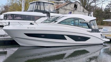 33' Beneteau 2024