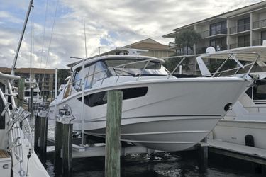 40' Boston Whaler 2023