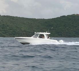 35' Boston Whaler 2021