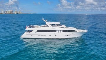 100' Hatteras 2005