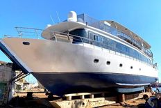 Custom 24 m
