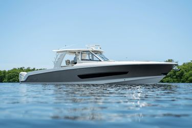 42' Boston Whaler 2017