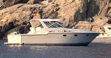 Tiara Yachts 3300 Open Motor Boat