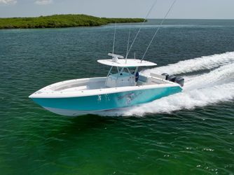 37' Bahama 2013