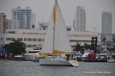 39' Beneteau 2001