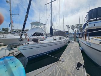 35' Catalina 2013