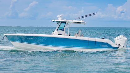 33' Boston Whaler 2024