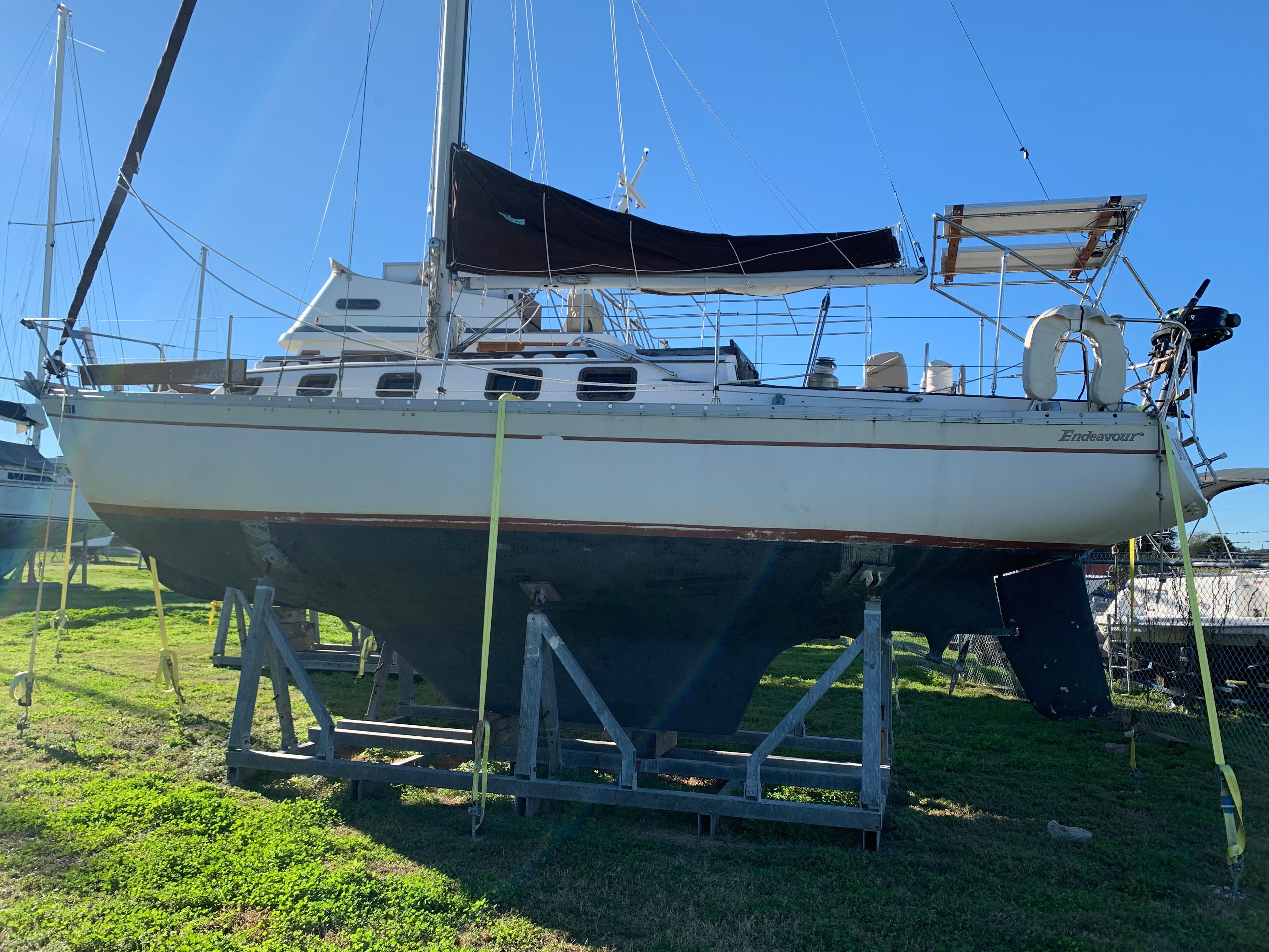 32 ft endeavor sailboat