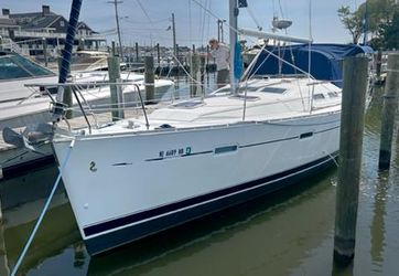 37' Beneteau 2008