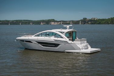 50' Cruisers Yachts 2025