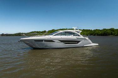 50' Cruisers Yachts 2025