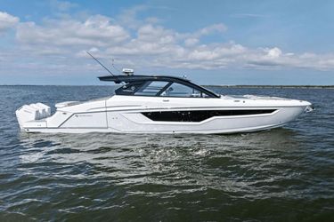 50' Cruisers Yachts 2025