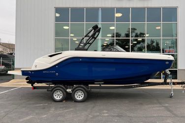 Bayliner DX 2250