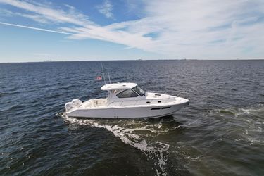 35' Pursuit 2023