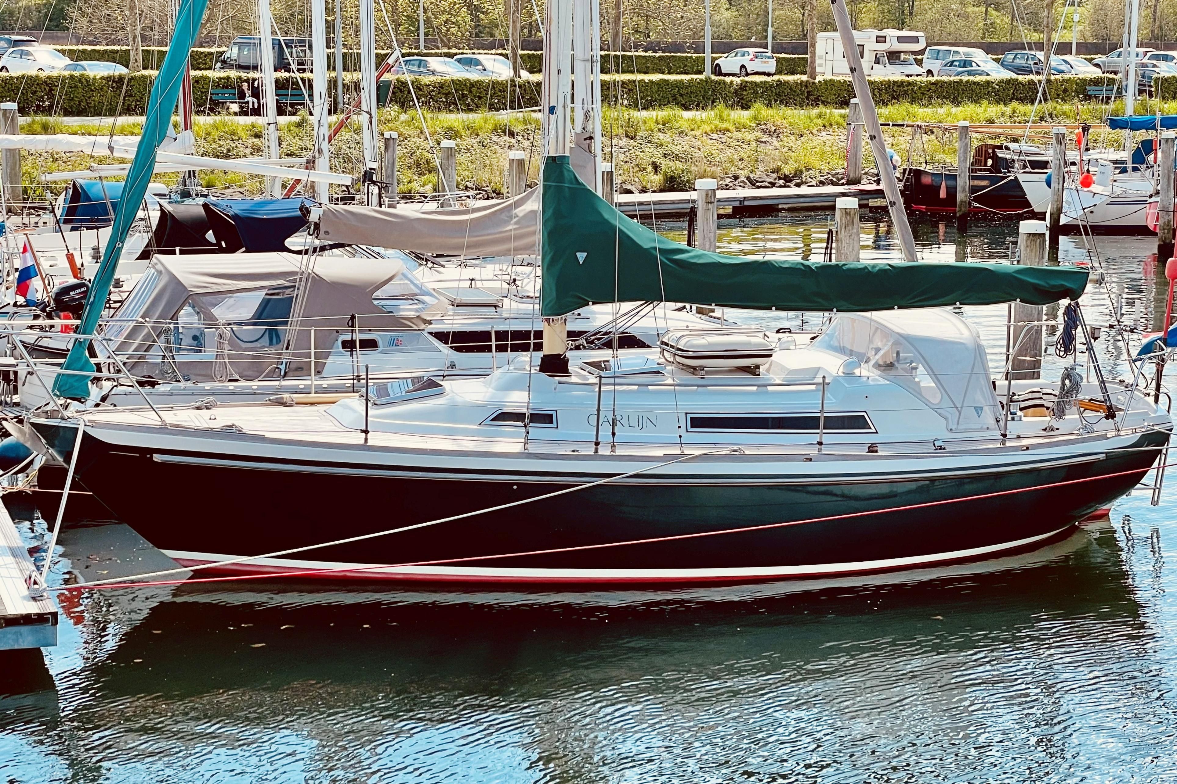 nicholson 31 yacht