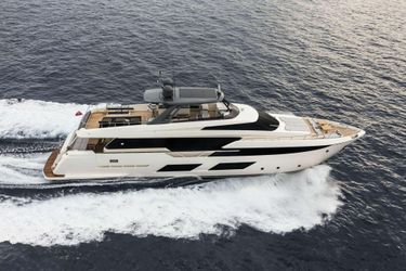 93' Ferretti Yachts 2018