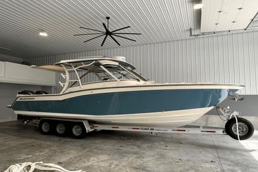 32' Grady-white 2018