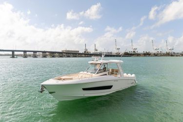 42' Boston Whaler 2022