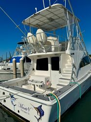 36' Luhrs 2002