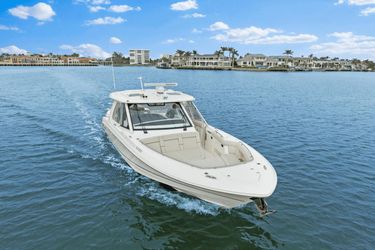 38' Boston Whaler 2022