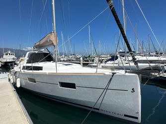 38' Beneteau 2017