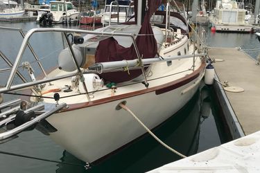 37' Pacific Seacraft 1990