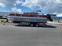 Sun Tracker FISHING BARGE 20 DELUXE