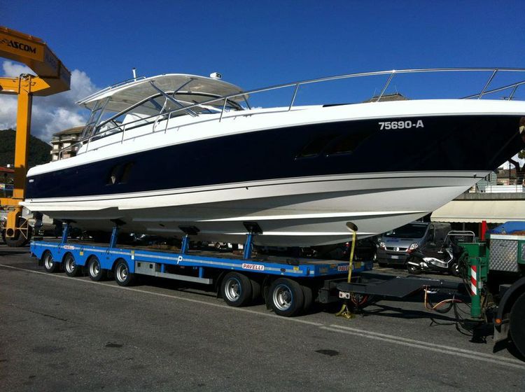  Yacht Photos Pics Intrepid 475 SY on dry-dock